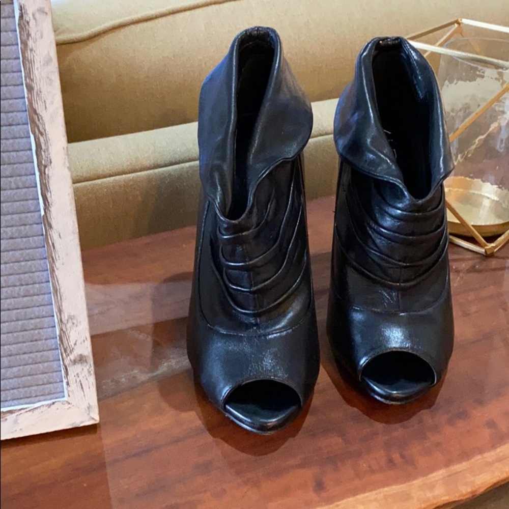 Aldo size 39 pumps